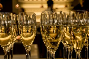 new-year-s-eve-ceremony-champagne-sparkling-wine_SMALL